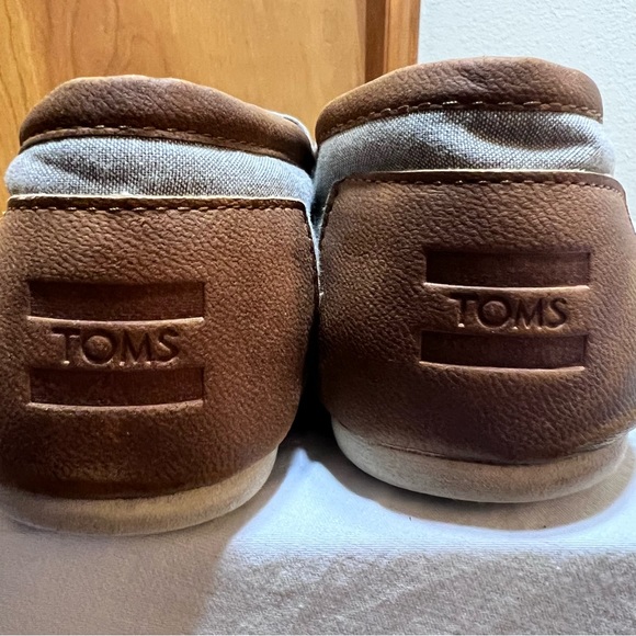 TOMS Men’s Classic Grey Chambray / Synthetic Leather Trim Slip-on Size 11 - Picture 8 of 14